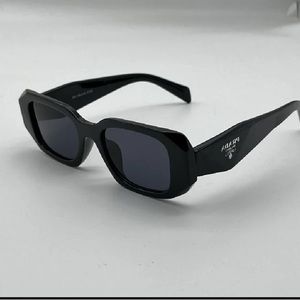 Prada woman’s sunglasses